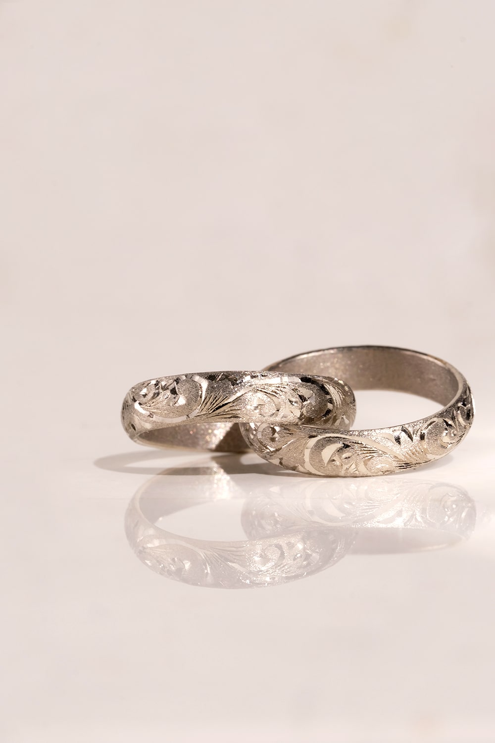 Arabesque White Gold Twin Ring – SIXTH NIGHT
