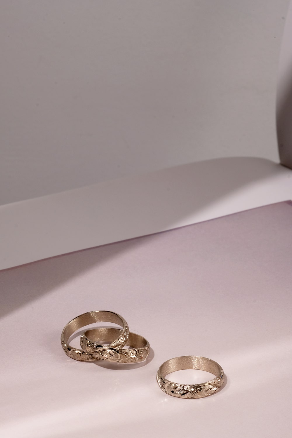 Arabesque White Gold Band Ring – SIXTH NIGHT