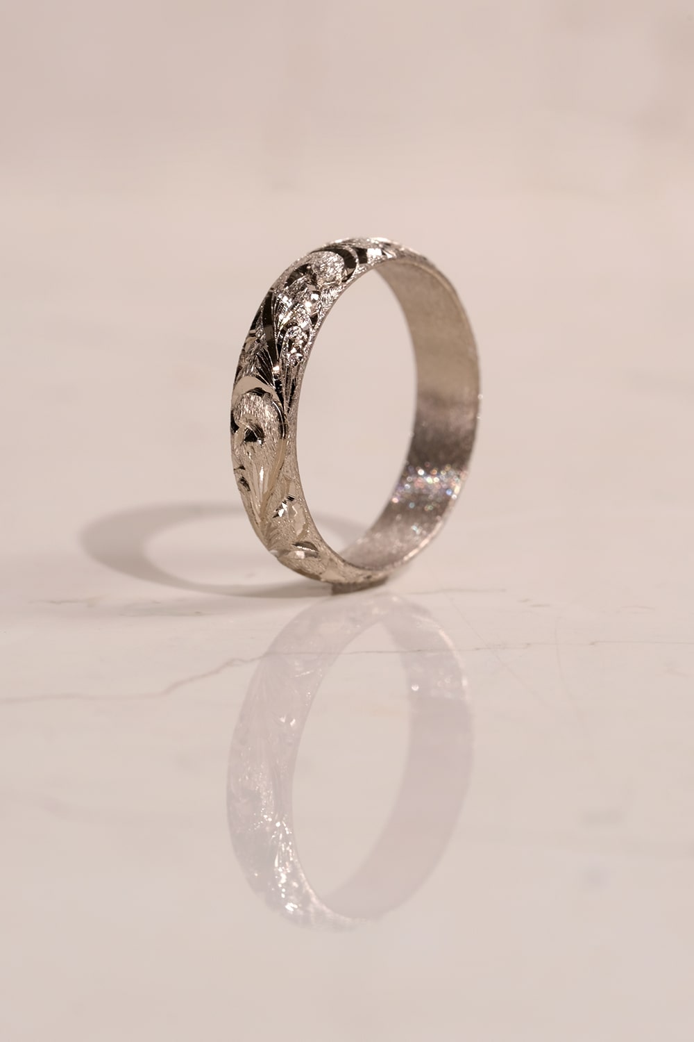 Arabesque White Gold Band Ring