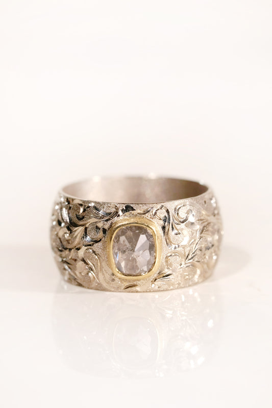 Sign Arabesque Diamond Ring