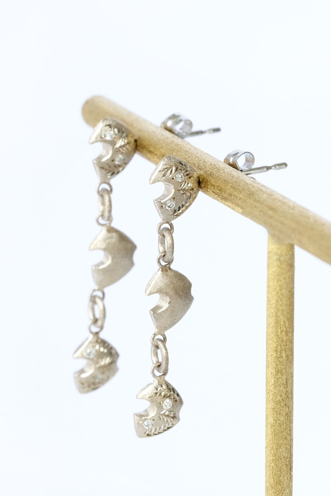 Grape White Gold Tiered Drop Earrings