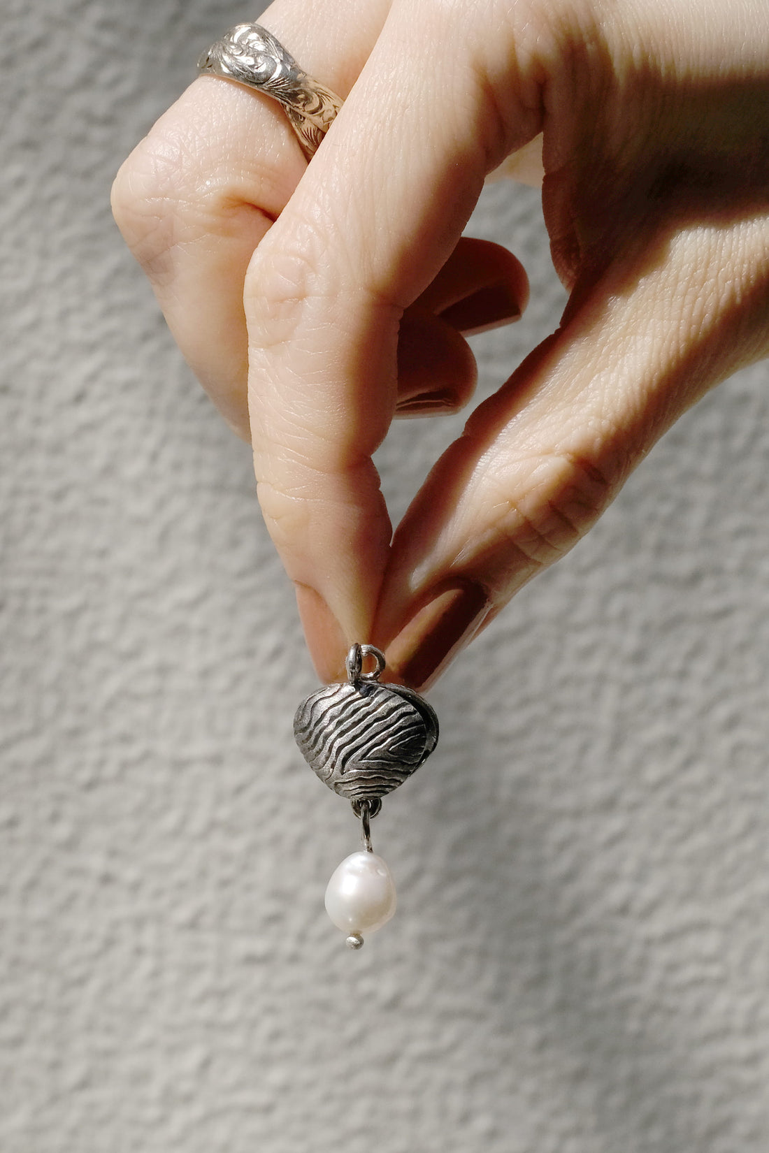 Silver Shell Pearl Earrings (Wave)