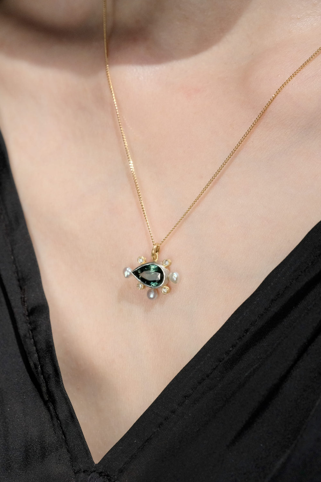One Sapphire Necklace