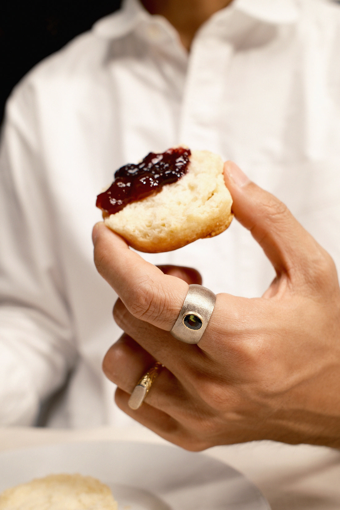 Sign Bicolor Sapphire Ring