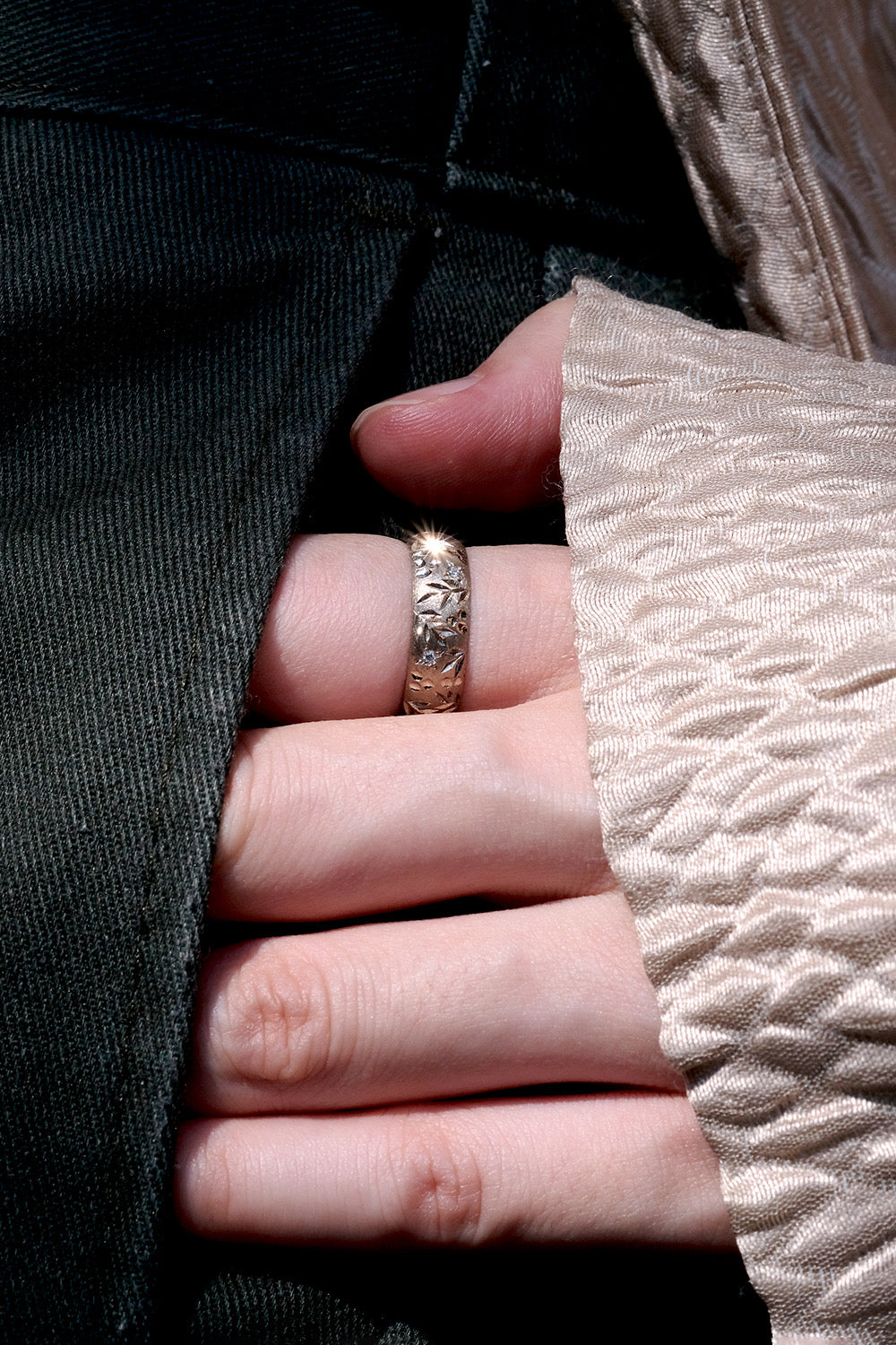 "üzüm" Botanical engraved ring-muska jewelry