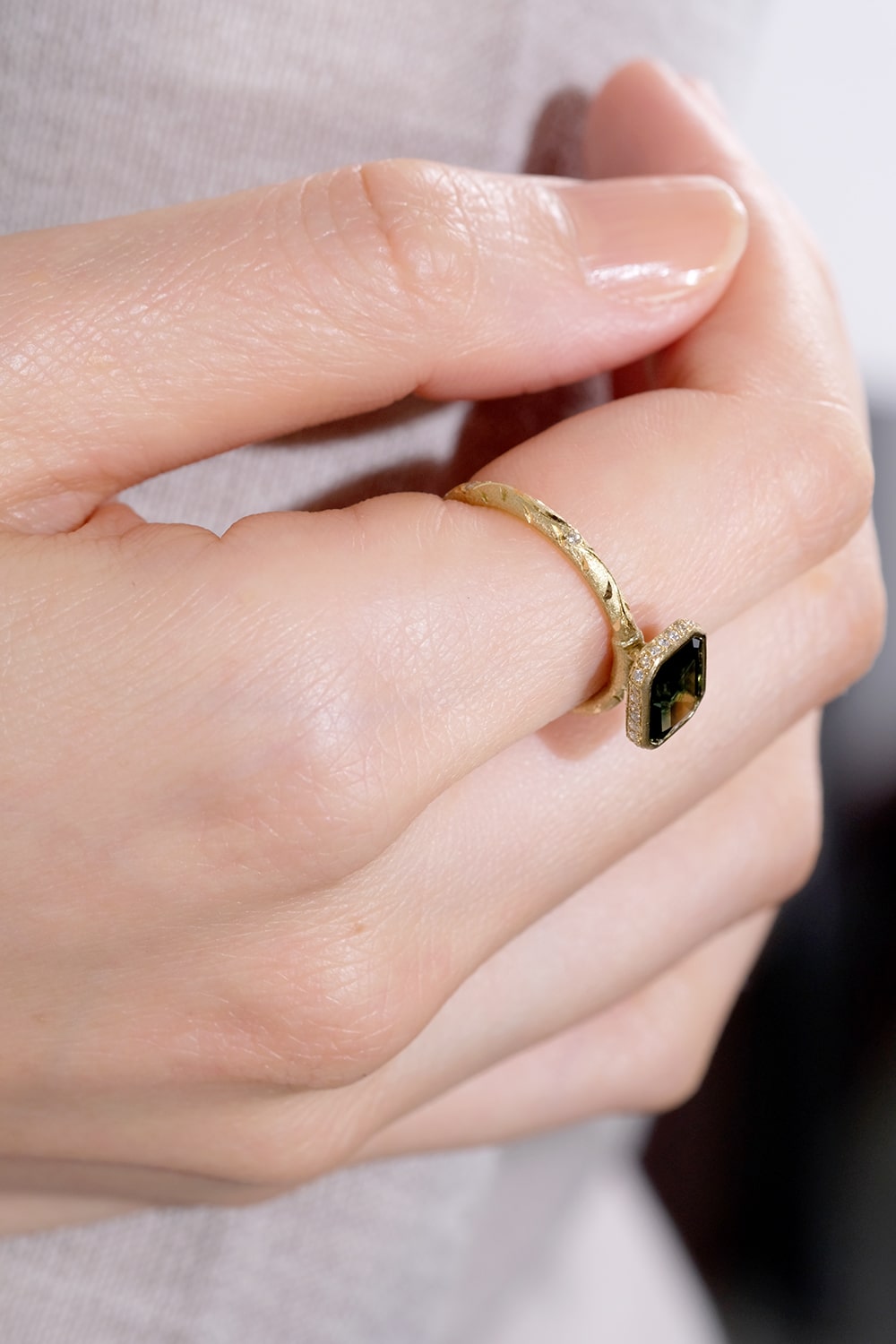 Bicolor Sapphire & Diamond Ring – SIXTH NIGHT