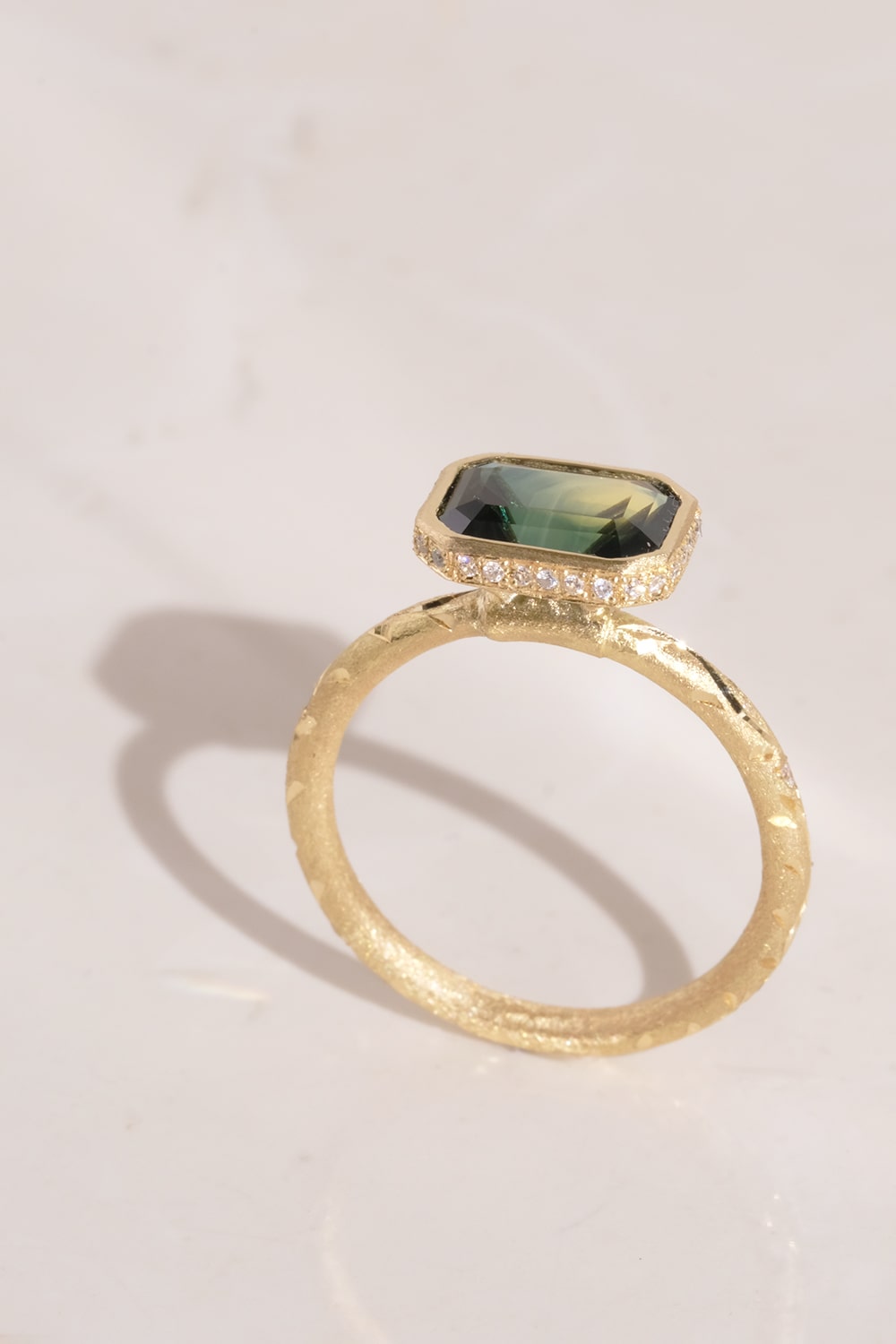 Bicolor Sapphire & Diamond Ring – SIXTH NIGHT
